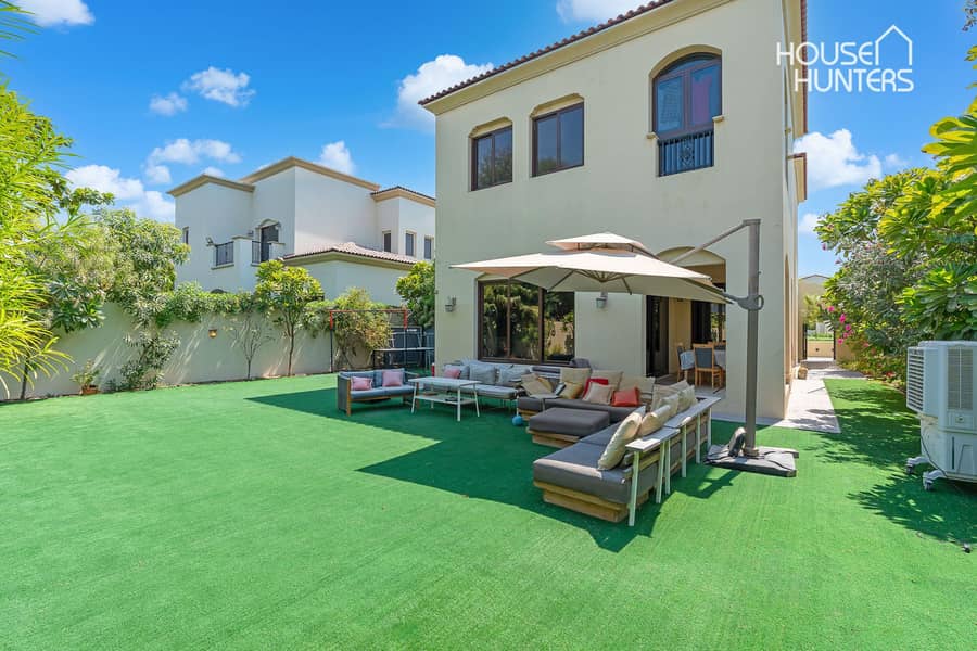 Spacious 4BR Corner Villa in Aseel Community Spacious 4BR Corner Villa in Aseel Community