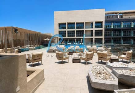 استوديو  للايجار في جزيرة السعديات، أبوظبي - pool. png