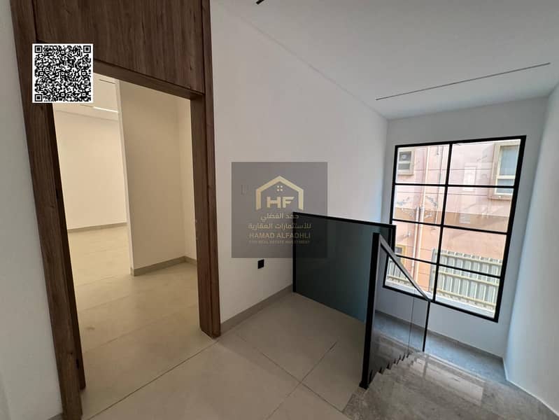 10 1670f261-8dab-404f-a1ff-4a219c63a89c. jpeg