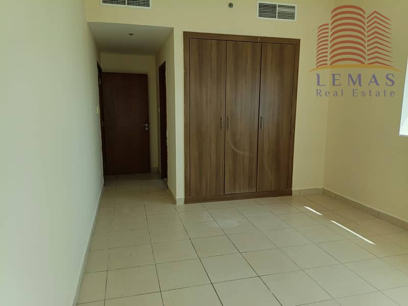 8 718392ac-7194-48e0-acd1-3be949152967. jpg