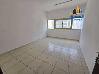 4 habitaciones Apartamento para en Alquiler en Al Majaz, Sharjah - 205568. jpg