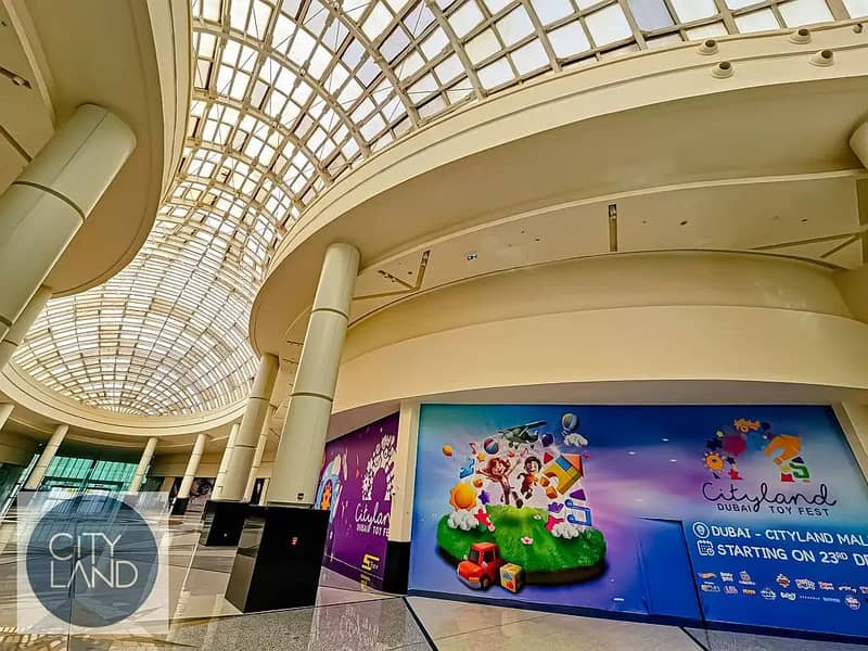 7 mall shop. webp