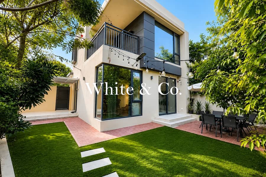 WELL-MAINTAINED | CORNER PLOT | UPGRADED WELL-MAINTAINED | CORNER PLOT | UPGRADED