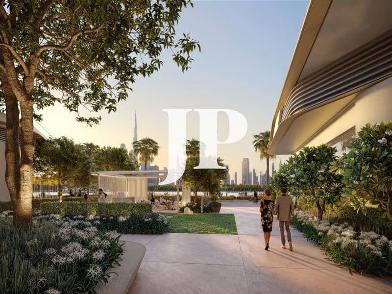 14 Outdoor Common Area. jpg
