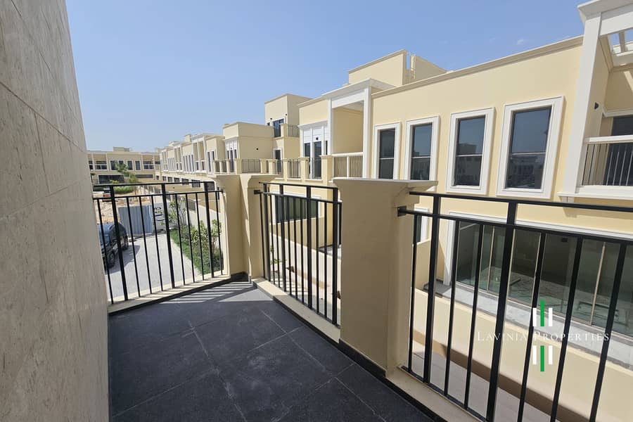 SINGLE ROW | PARK FACING | CLOSE TO LAGOON SINGLE ROW | PARK FACING | CLOSE TO LAGOON