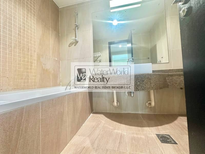 19 bathroom (2). jpg