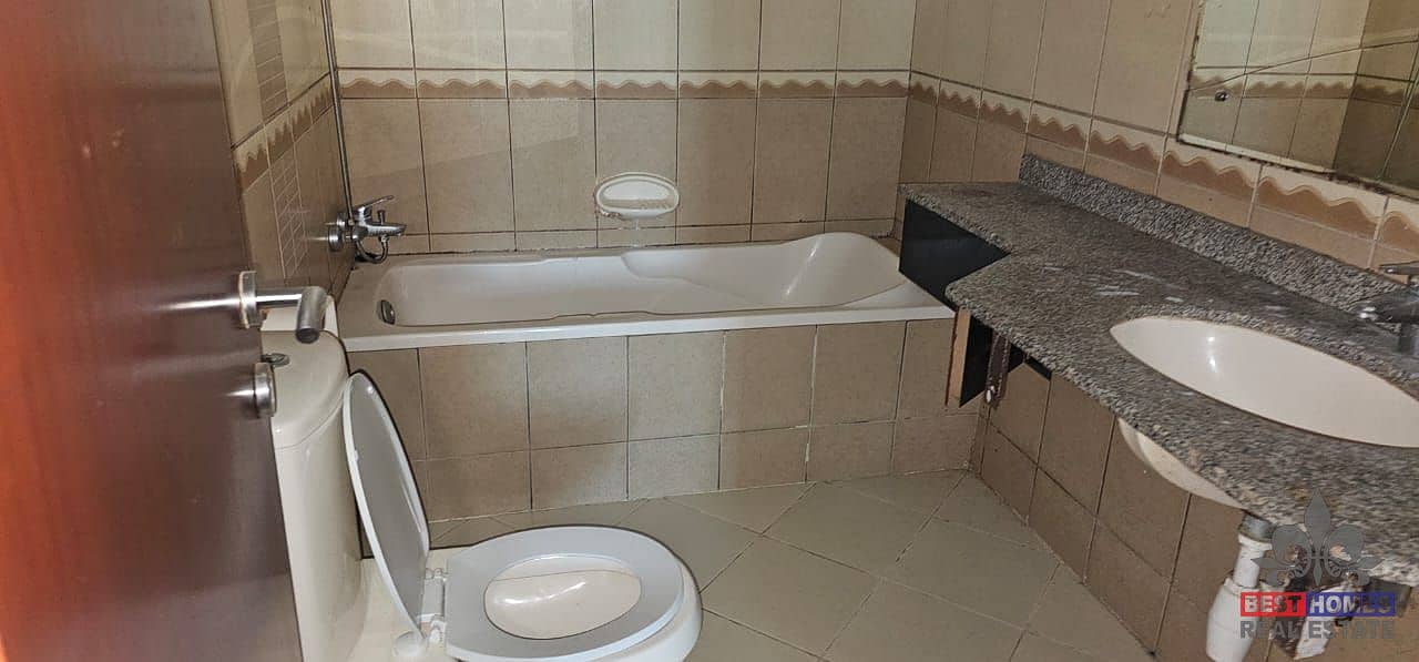 9 HT2BHK5. jpg
