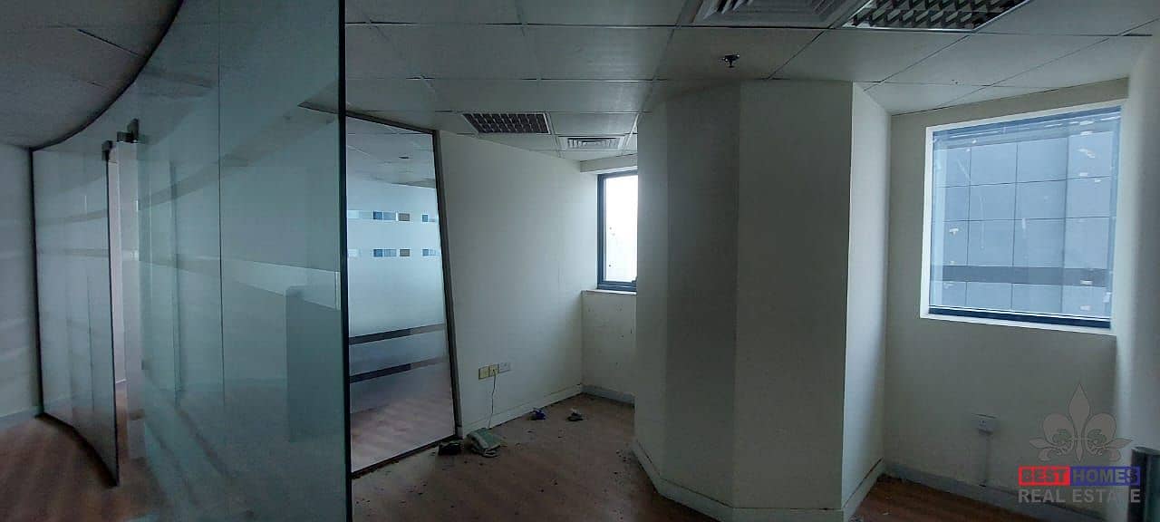 6 FALCON OFFICE5. jpeg