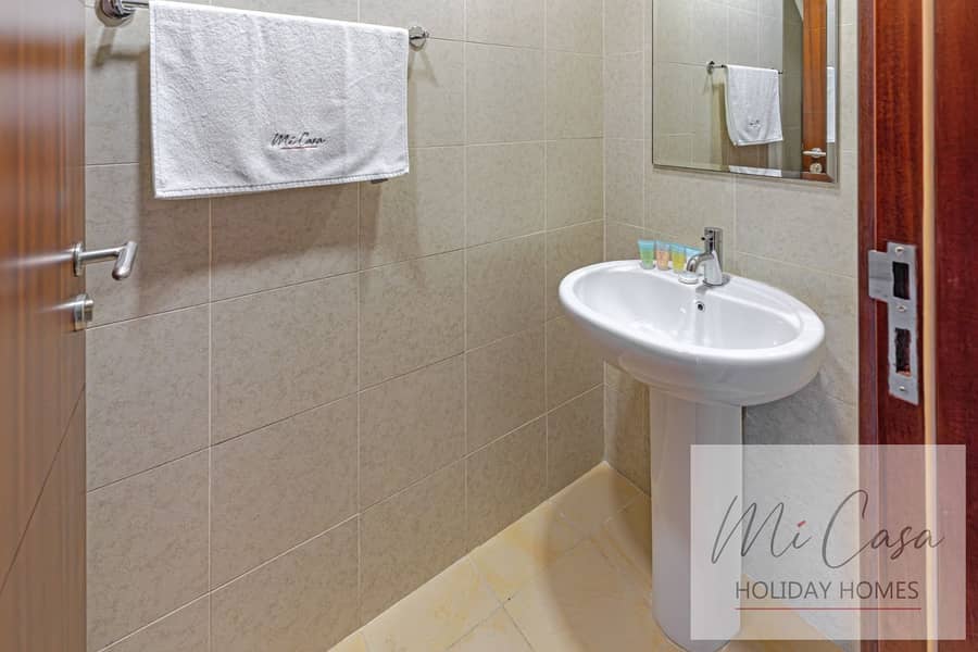 15 Bathroom 1. jpg