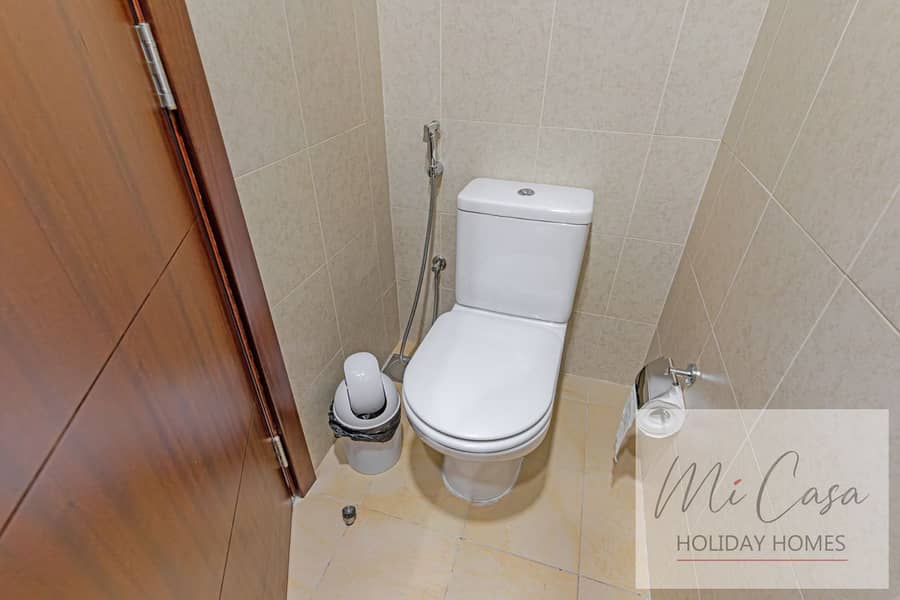 16 Bathroom 2. jpg