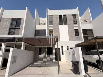 5 Slaapkamers Villa te Koop in DAMAC Hills 2 (Akoya by DAMAC), Dubai - Villa in DAMAC Hills 2 (Akoya by DAMAC)，Aster, 5 slaapkamers, 3000000 AED - 15984366