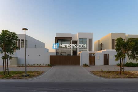 4 Bedroom Villa for Sale in Al Jubail Island, Abu Dhabi - 4BR w/ Maid| Large Plot| V4 Executive| Negotiable 4 Bedroom Villa for Sale in Al Jubail Island, Abu Dhabi - 4BR w/ Maid| Large Plot| V4 Executive| Negotiable