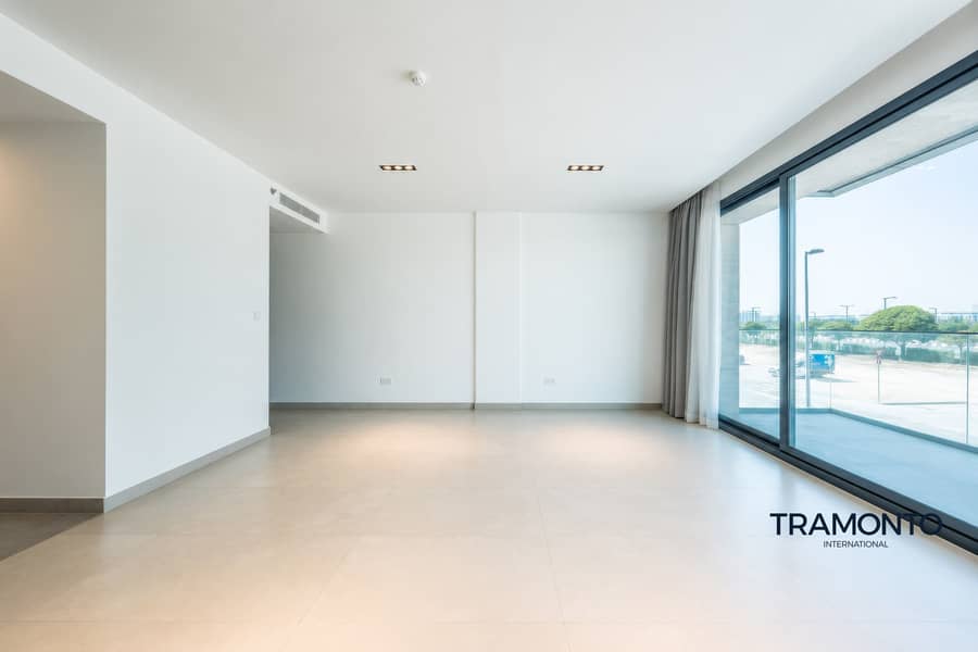 3 Living Room_2. jpg