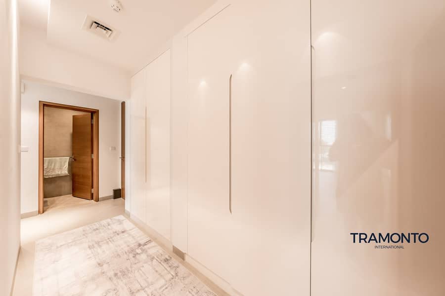 8 Hallway. jpg