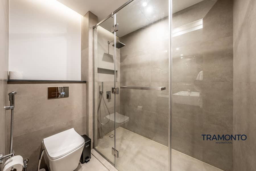 9 Bathroom_2. jpg