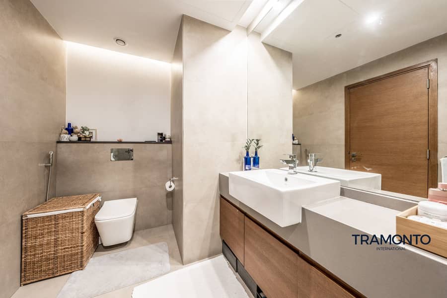 13 Master's Bathroom_2. jpg