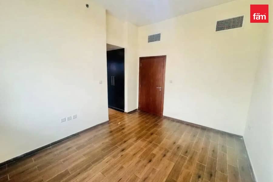 Spacious apt I Vacant I Near Metro Spacious apt I Vacant I Near Metro