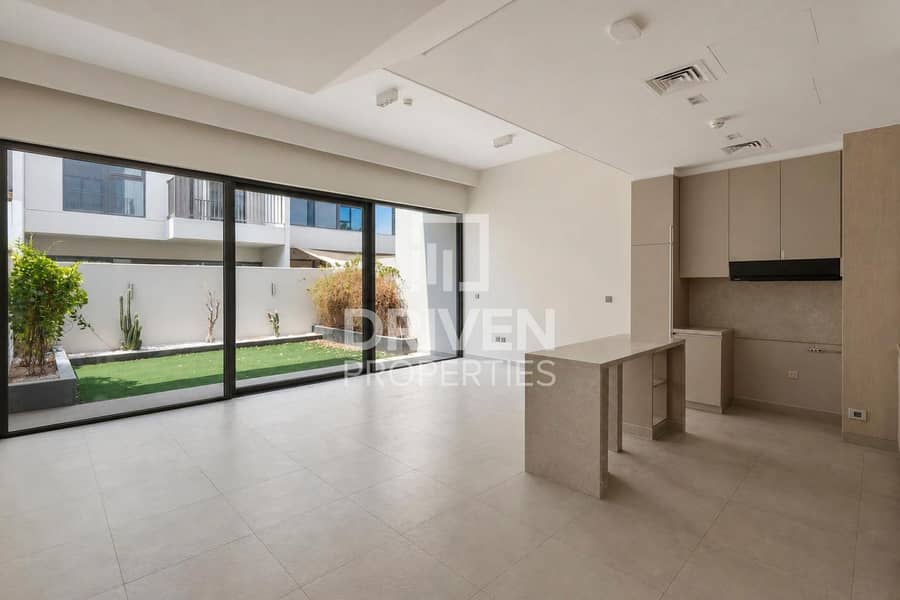 Vacant | Well-maintained | Community Expert Vacant | Well-maintained | Community Expert
