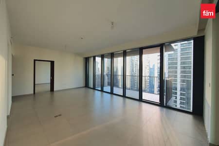 3 Bedroom Flat for Sale in Downtown Dubai, Dubai - Large Balcony | Skyline Views | Bright and Modern