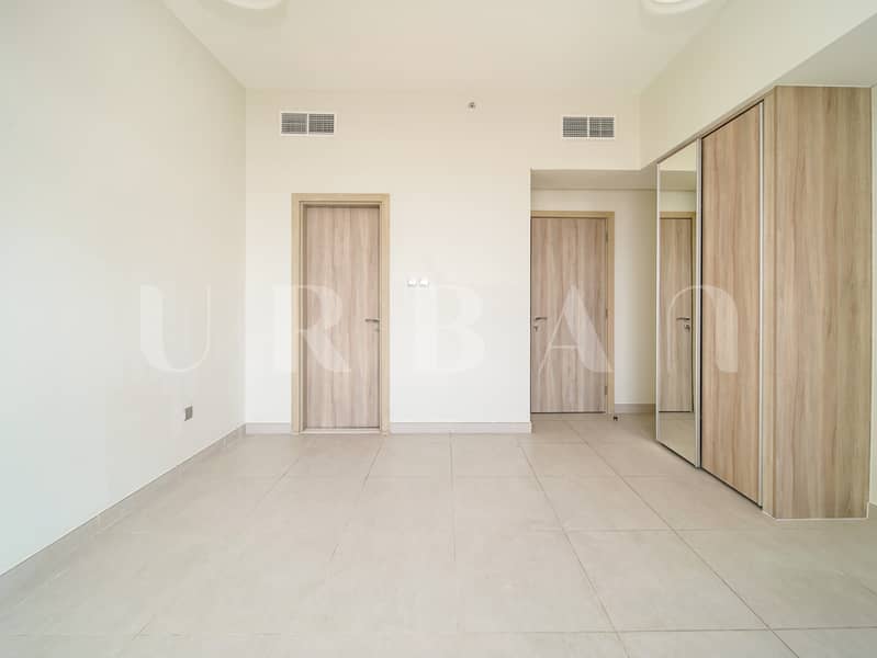 16 ADU00417. jpg