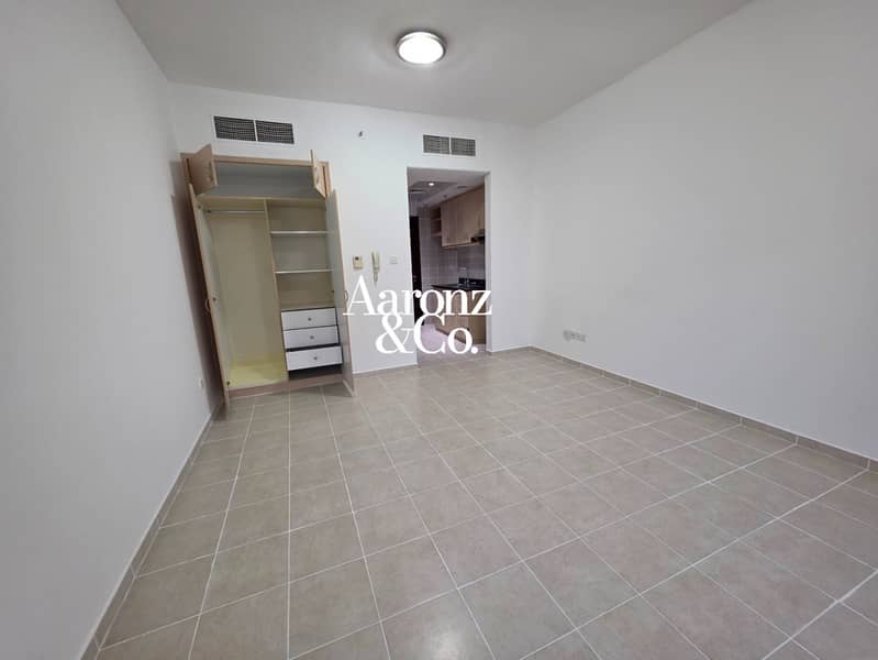 Vacant | Private Balcony | Spacious Layout Vacant | Private Balcony | Spacious Layout