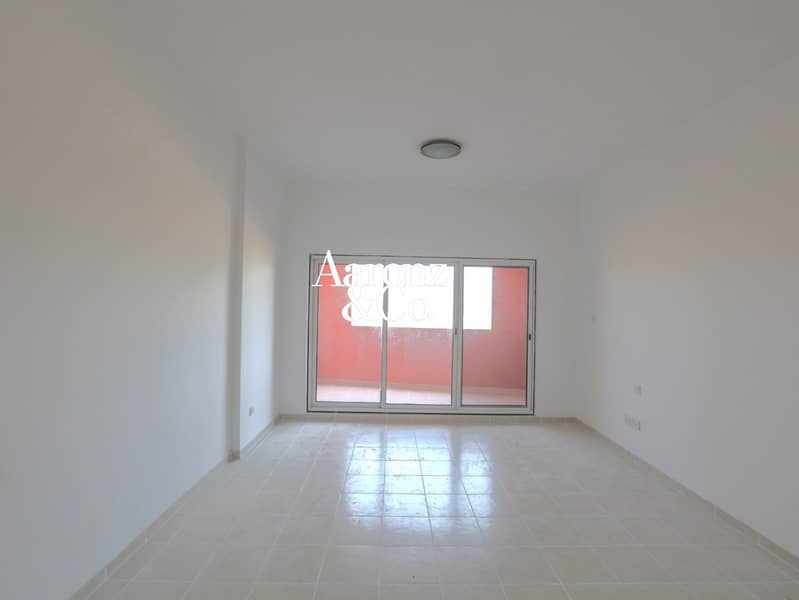 Spacious Studio | Vacant | Balcony Spacious Studio | Vacant | Balcony