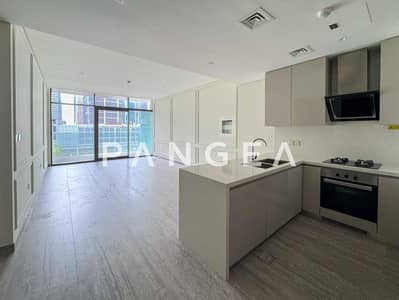 2 Bedroom Apartment for Rent in Business Bay, Dubai - Full Canal View | Corner Unit | High Floor 2 Bedroom Apartment for Rent in Business Bay, Dubai - Full Canal View | Corner Unit | High Floor