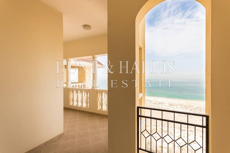 One Bedroom Apartment with Full Seaview  - Royal Breeze