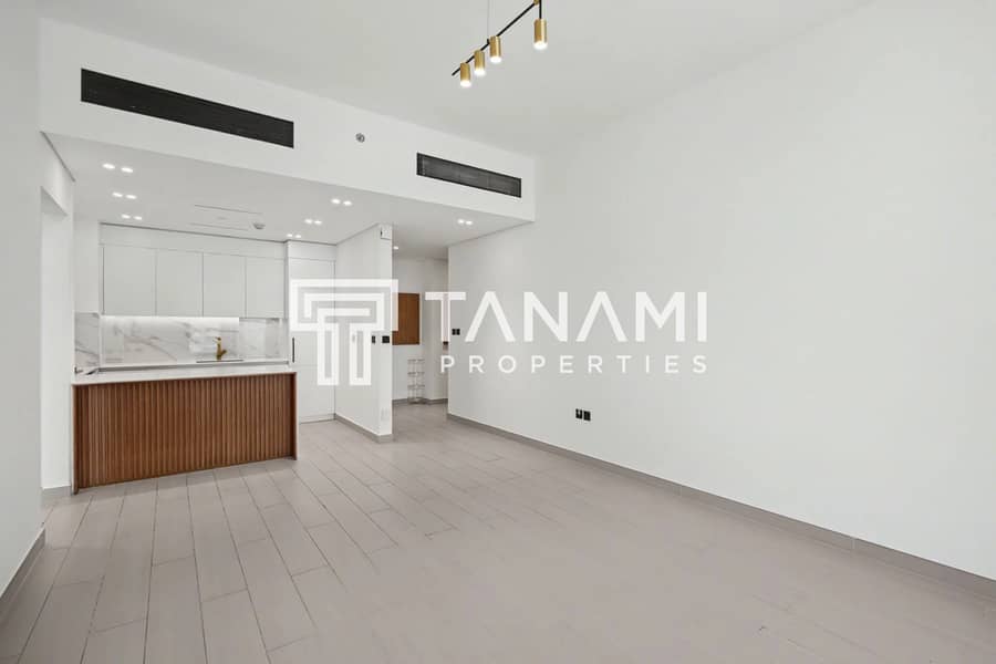 Ready To Move | Spacious Layout | Prime Location Ready To Move | Spacious Layout | Prime Location