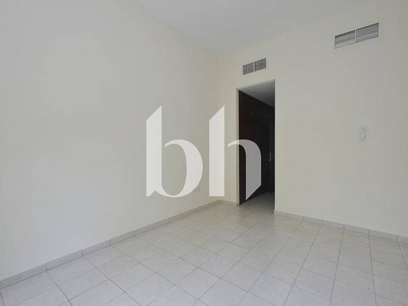 3 images image img