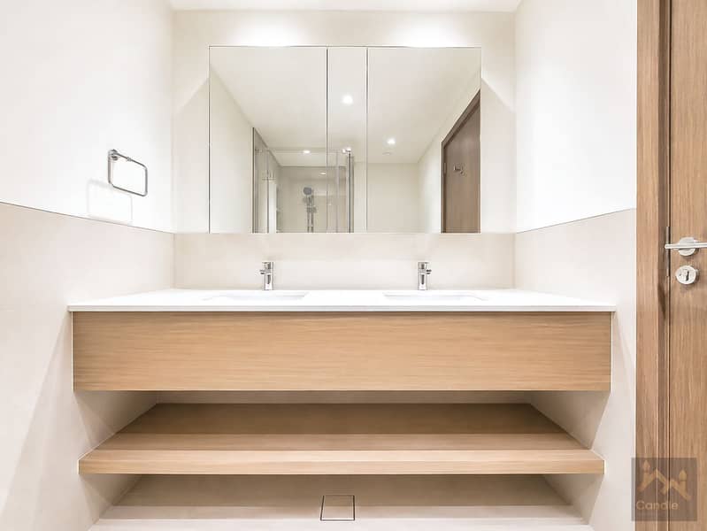 9 master bathroom. jpg