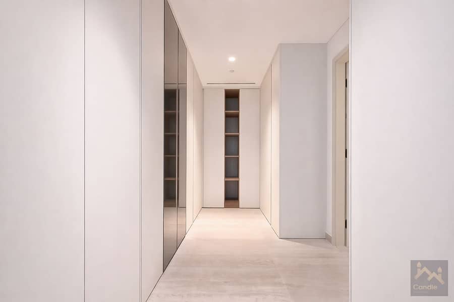 11 walking closet. jpg