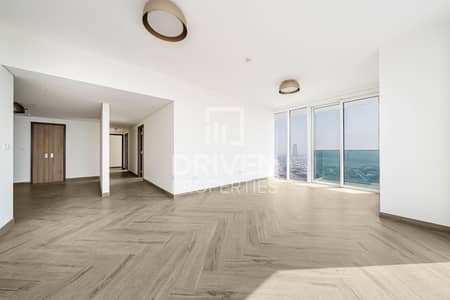3 Bedroom Flat for Rent in Bur Dubai, Dubai - Panoramic Views | Spacious Layout | Prime Location