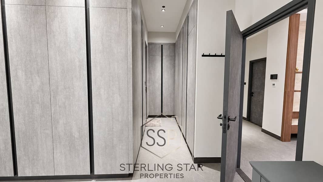 15 12_Wardrobe_Hallway_Enhanced. png