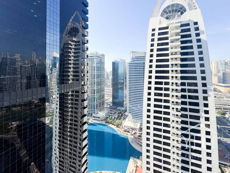High Floor | 02 Series | Handover Soon High Floor | 02 Series | Handover Soon