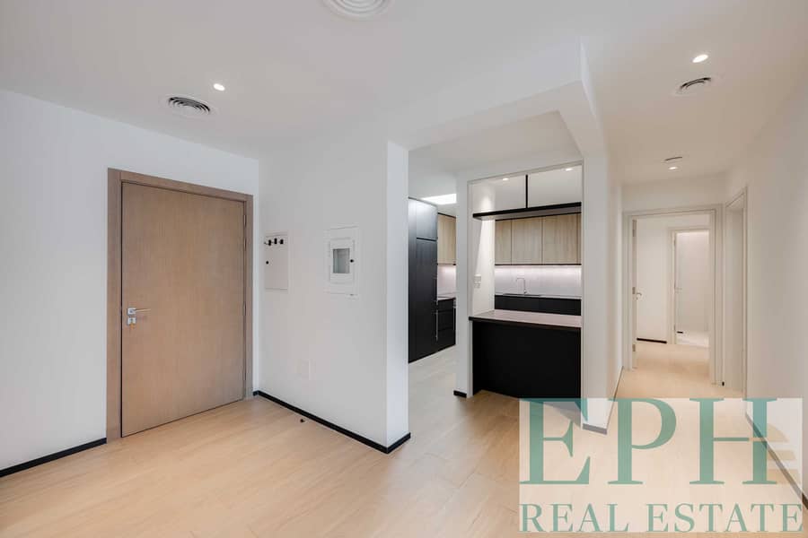 2 LIVINGROOM KITCHEN. jpg