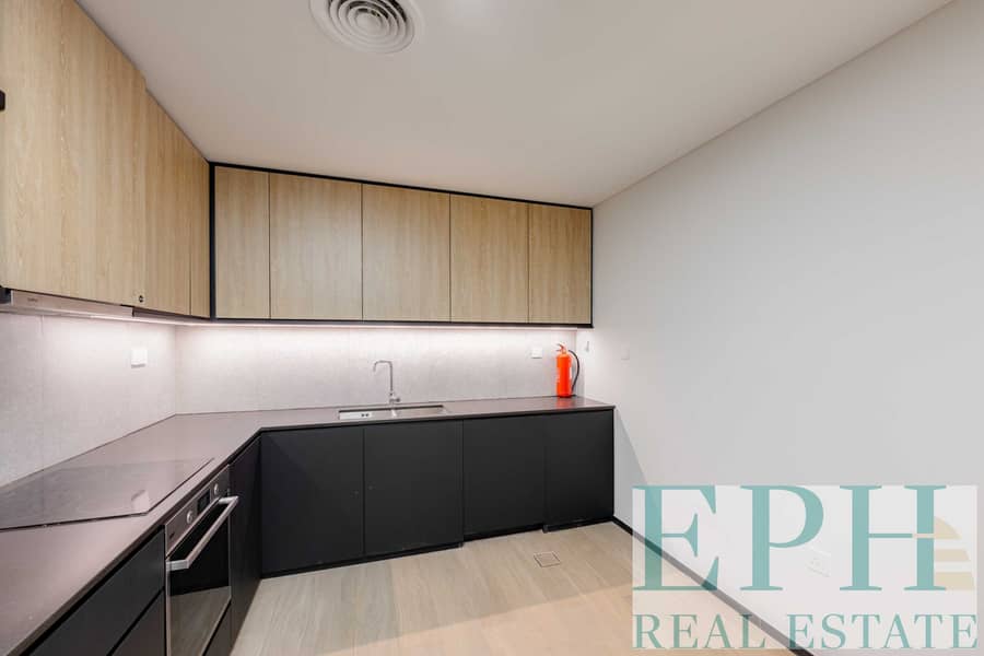 16 KITCHEN2. jpg