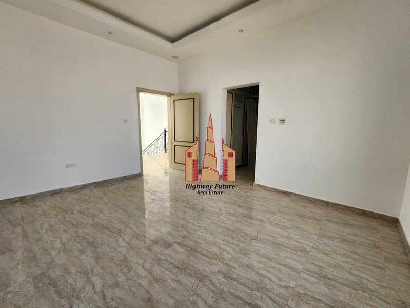 22 6477. jpg