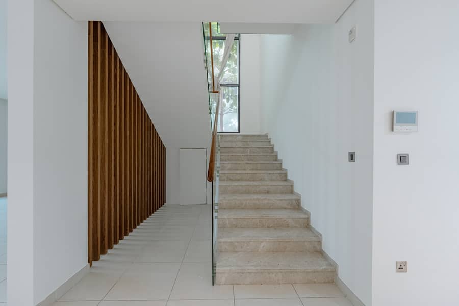 8 Image 0