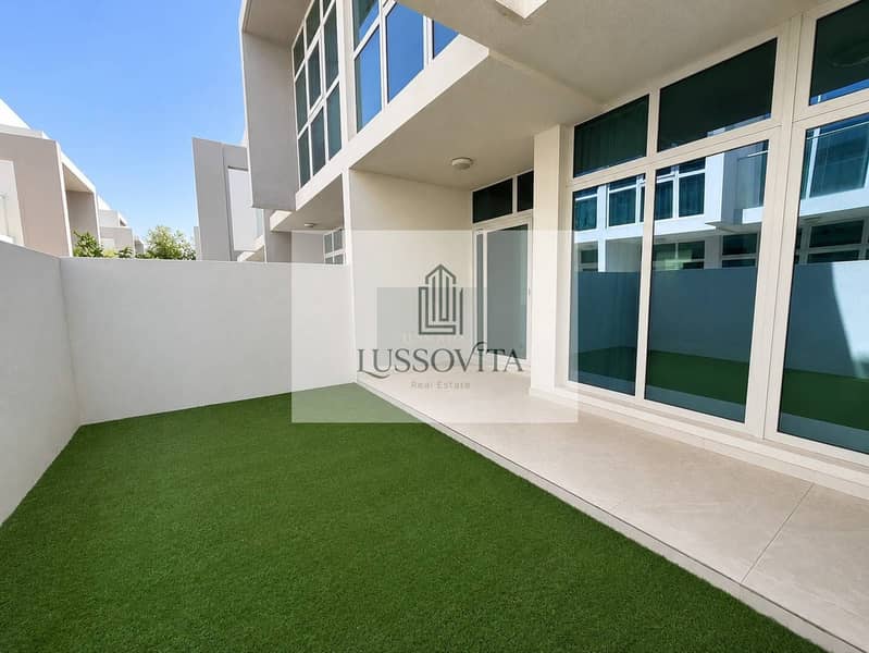 3 Bedroom Townhouse| Furnished | Community Gardens and Lakes 3 Bedroom Townhouse| Furnished | Community Gardens and Lakes