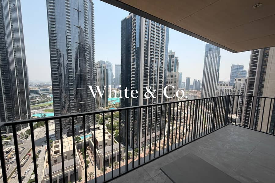 NEW LISTING | BOULEVARD VIEW | BRIGHT & SPACIOUS NEW LISTING | BOULEVARD VIEW | BRIGHT & SPACIOUS