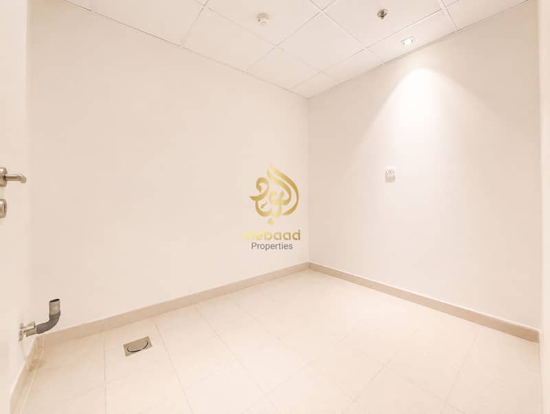 18 1000103535. png