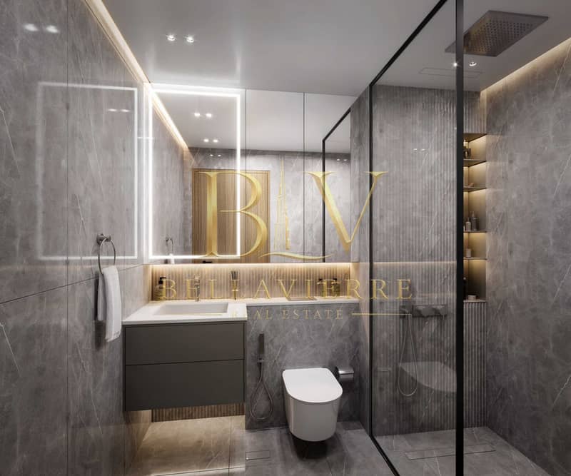 11 Main Bathrooom. jpg