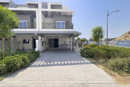 4 Bedroom Townhouse for Rent in DAMAC Hills 2 (Akoya by DAMAC), Dubai - Corner Unit | 4BR Townhouse | Camelia 4 Bedroom Townhouse for Rent in DAMAC Hills 2 (Akoya by DAMAC), Dubai - Corner Unit | 4BR Townhouse | Camelia