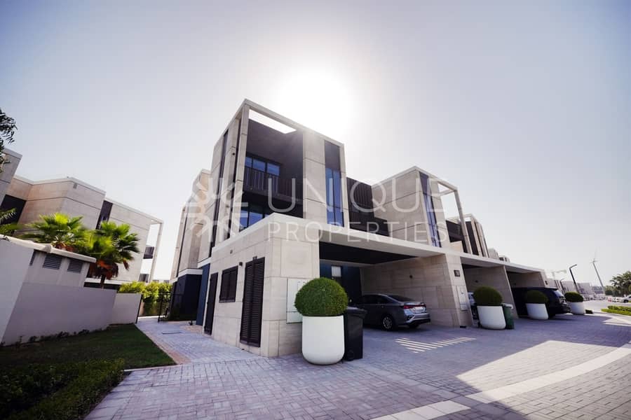 Spacious 4BR | Private Garden | Family Living Spacious 4BR | Private Garden | Family Living