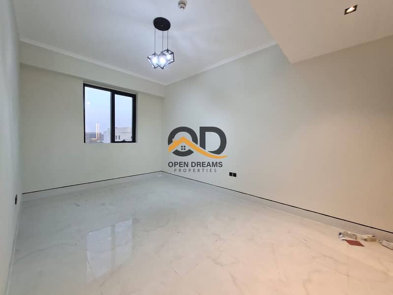 12 deac6edd-ce3d-458a-a908-b500ab49b564. jpg