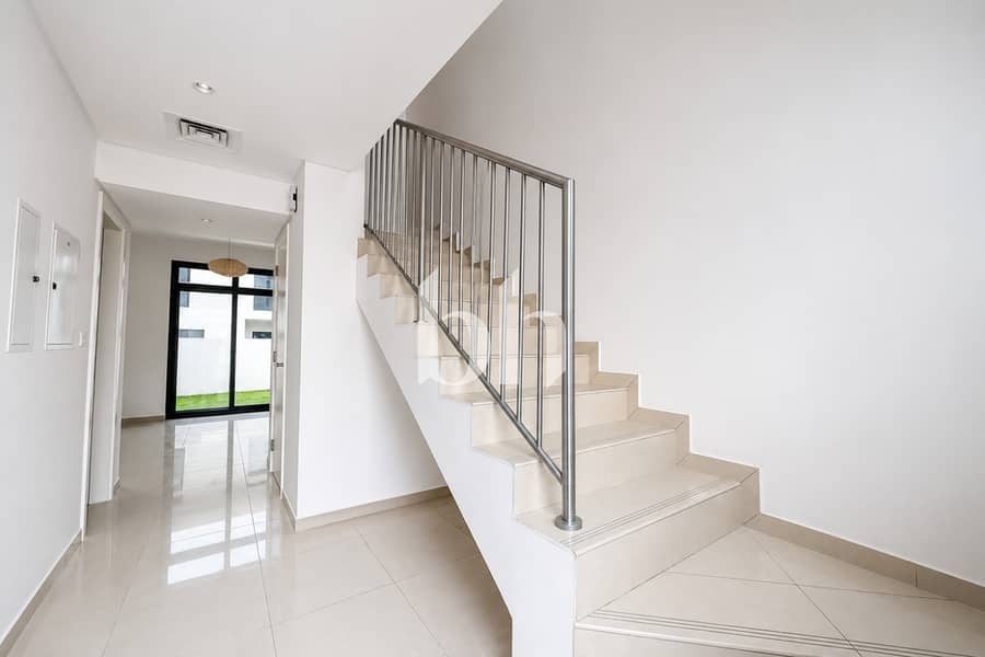 3 images image img