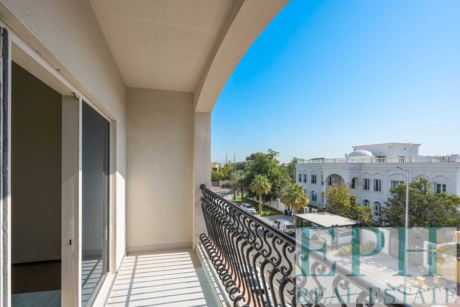 2 Balcony1. jpg