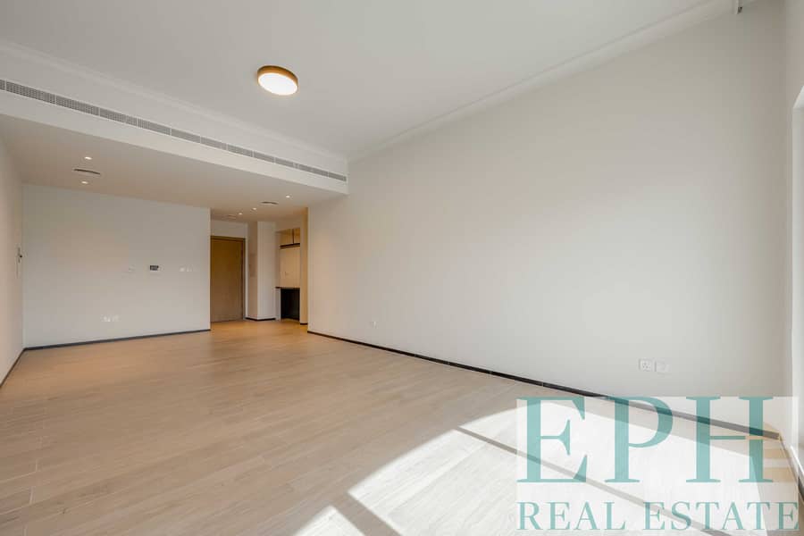 6 Livingroom2. jpg
