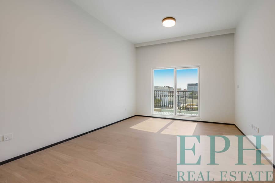 10 Master Bedroom. jpg